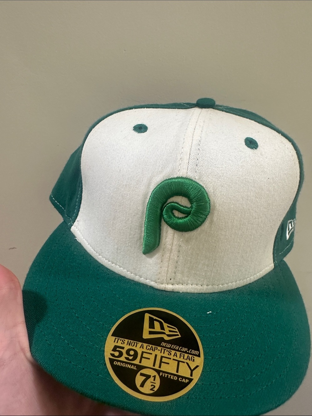 New EraTwo-Tone Green and White Baseball Cap Phillies 7 1/2